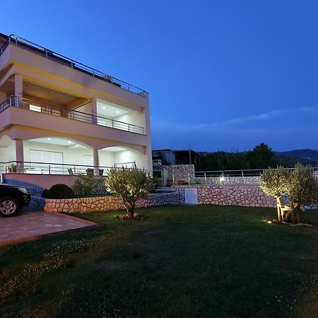 Apartments Villa Residenca Novi Vinodolski Rom bilde