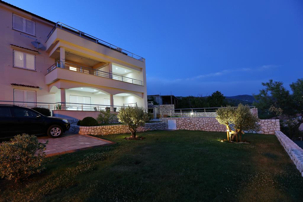 Apartments Villa Residenca Novi Vinodolski Rom bilde