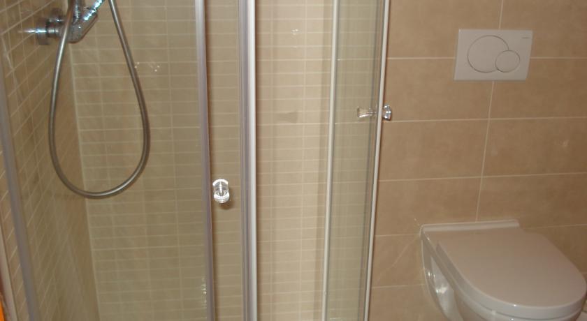 Apartments Villa Residenca Novi Vinodolski Rom bilde