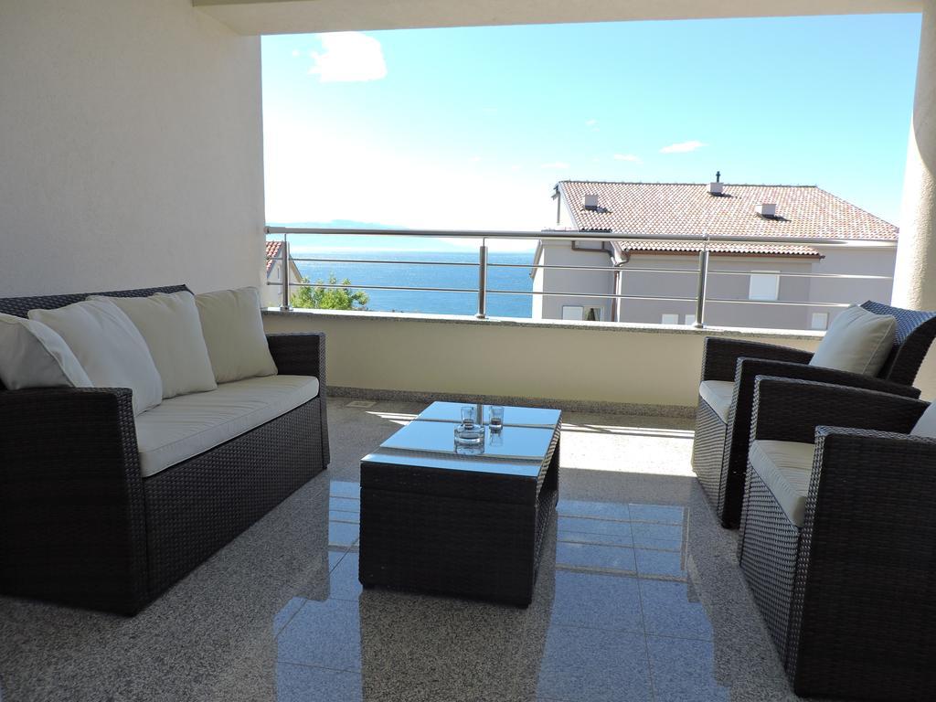 Apartments Villa Residenca Novi Vinodolski Eksteriør bilde