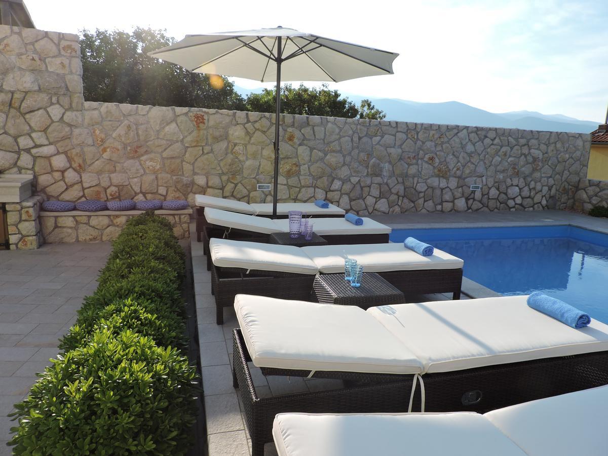 Apartments Villa Residenca Novi Vinodolski Eksteriør bilde