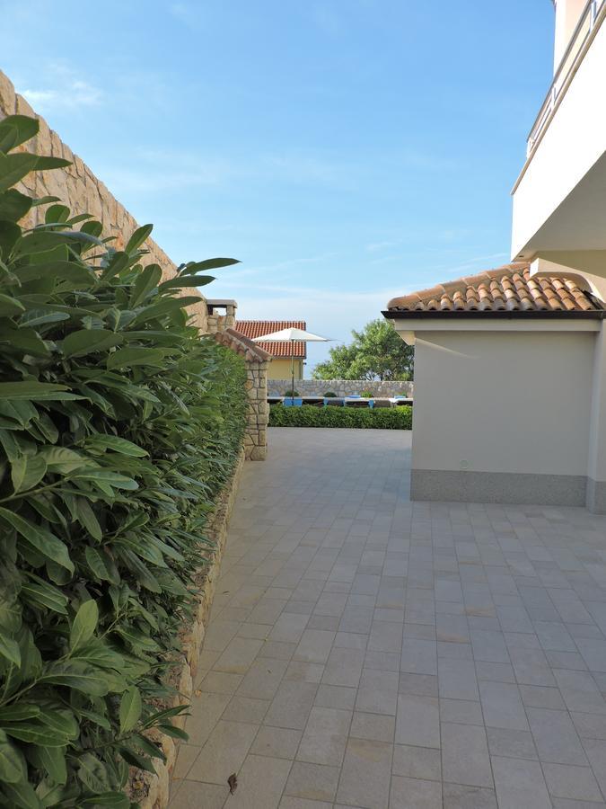 Apartments Villa Residenca Novi Vinodolski Eksteriør bilde