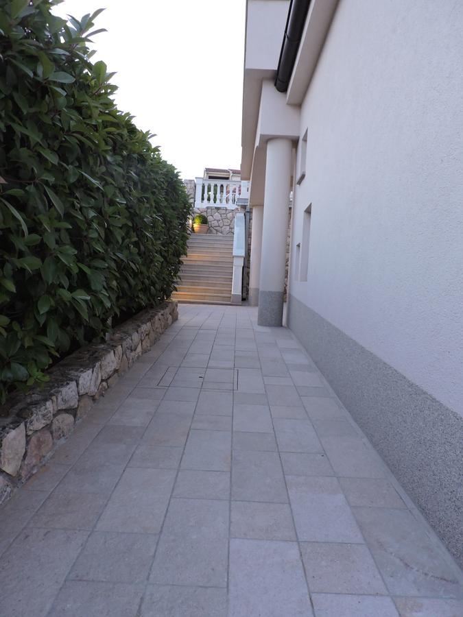 Apartments Villa Residenca Novi Vinodolski Eksteriør bilde