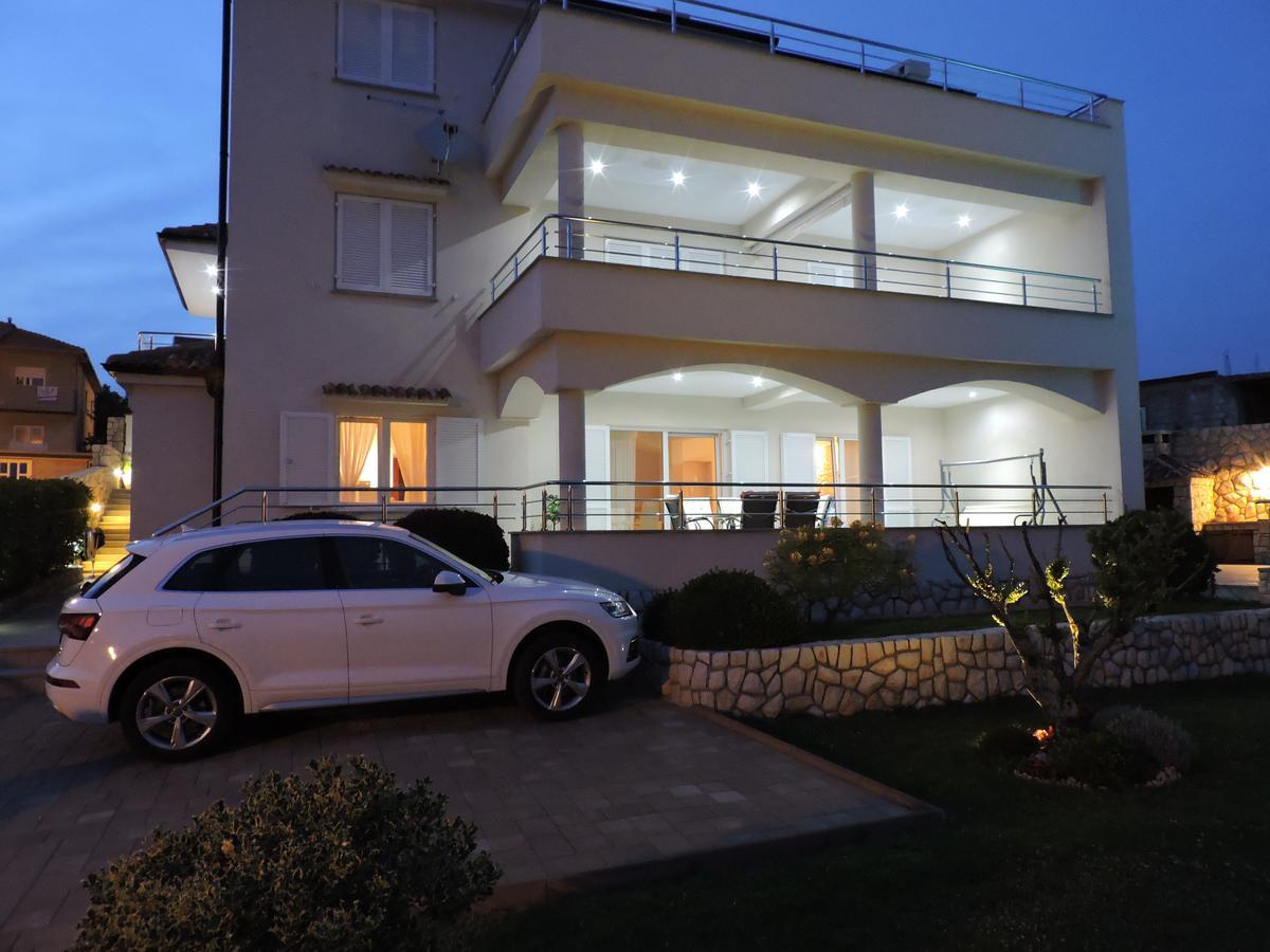 Apartments Villa Residenca Novi Vinodolski Eksteriør bilde