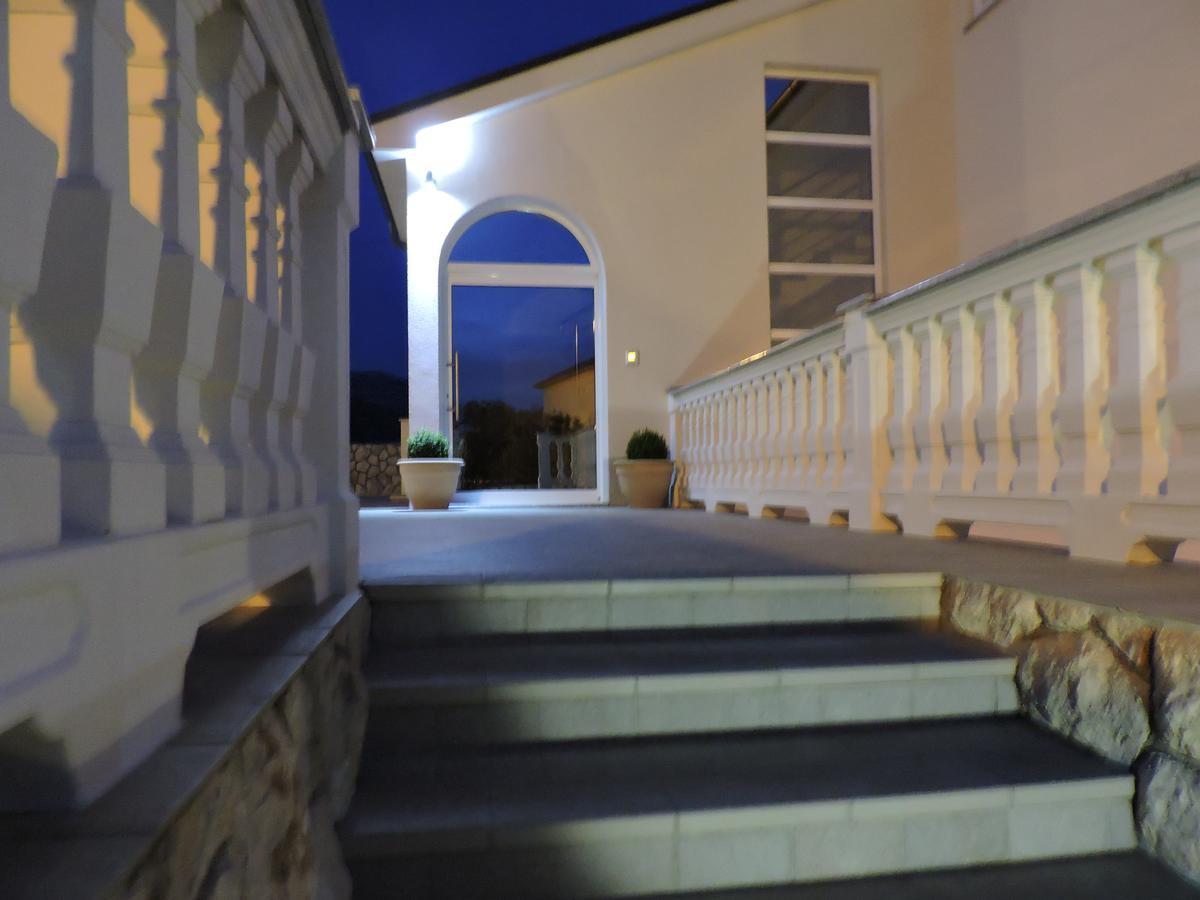 Apartments Villa Residenca Novi Vinodolski Eksteriør bilde