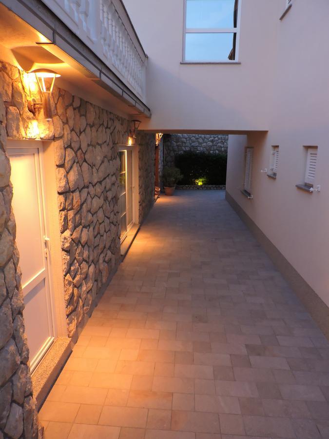 Apartments Villa Residenca Novi Vinodolski Eksteriør bilde