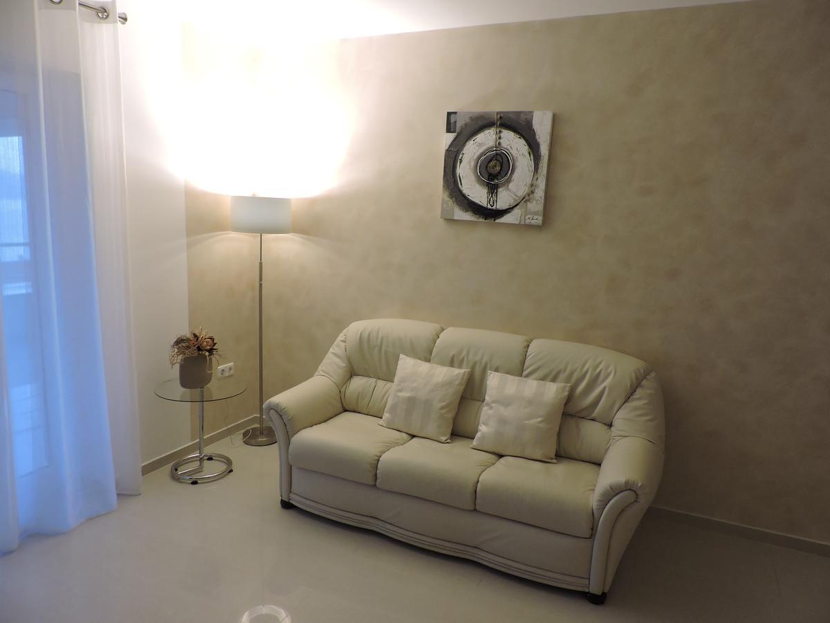 Apartments Villa Residenca Novi Vinodolski Eksteriør bilde